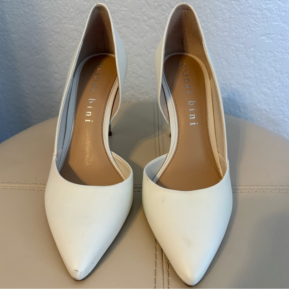 Size 8.5 White Gianni Bini 4 inch Heels